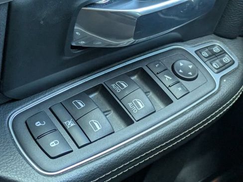 Used 2024 RAM 2500 Laramie w/ Safety Group AWD/4WD image 23