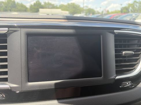 Used 2023 Chrysler Voyager LX FWD image 26