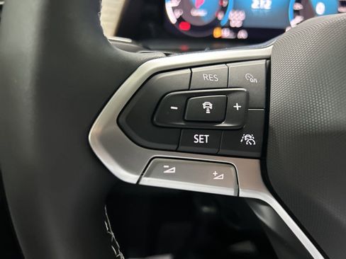 New 2025 Volkswagen Atlas SE image 16