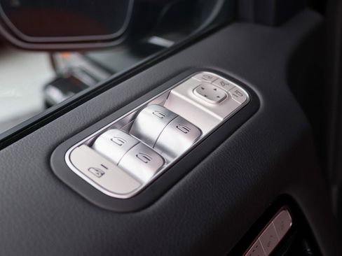 Used 2025 Mercedes-Benz G 550 image 22