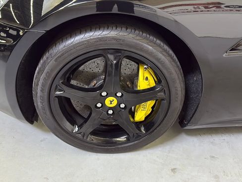 Used 2010 Ferrari California image 31