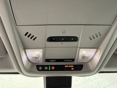 Used 2019 Chevrolet Equinox LT w/ Driver Convenience Package image 39