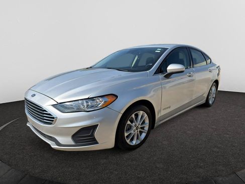 Used 2019 Ford Fusion SE FWD image 1