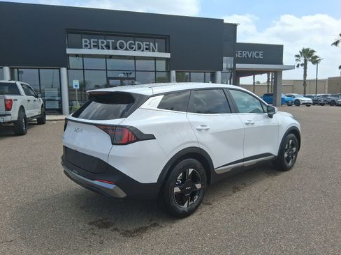 New 2026 Kia Sportage LX FWD image 4