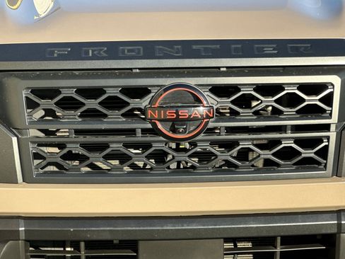 Used 2022 Nissan Frontier Pro-X w/ Pro-X Premium Package image 38