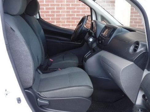 Used 2019 Nissan NV200 S FWD image 6