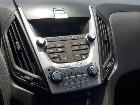 Used 2013 Chevrolet Equinox LS image 19