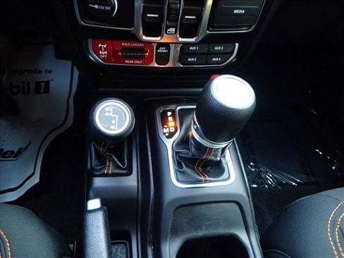 Used 2021 Jeep Gladiator Mojave w/ Cold Weather Group image 20