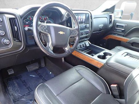 Used 2018 Chevrolet Silverado 2500 High Country w/ Duramax Plus Package image 9