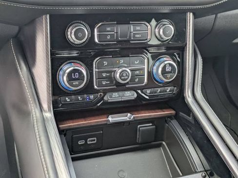 Used 2023 GMC Yukon XL Denali Ultimate AWD/4WD image 24
