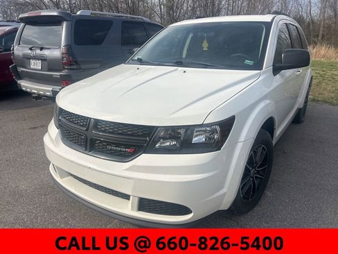 Used 2018 Dodge Journey SE w/ Blacktop Package image 2
