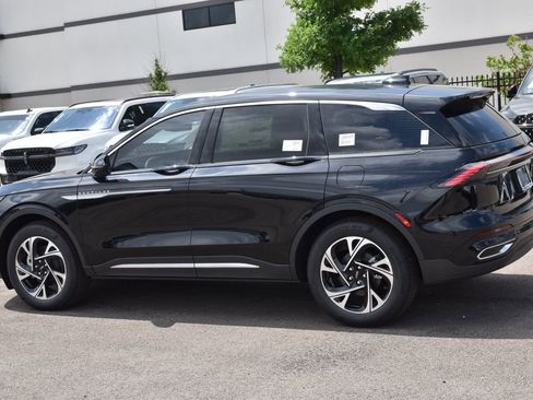 New 2026 Lincoln Nautilus Premier AWD/4WD image 39