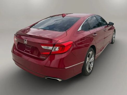 Used 2018 Honda Accord Touring image 7