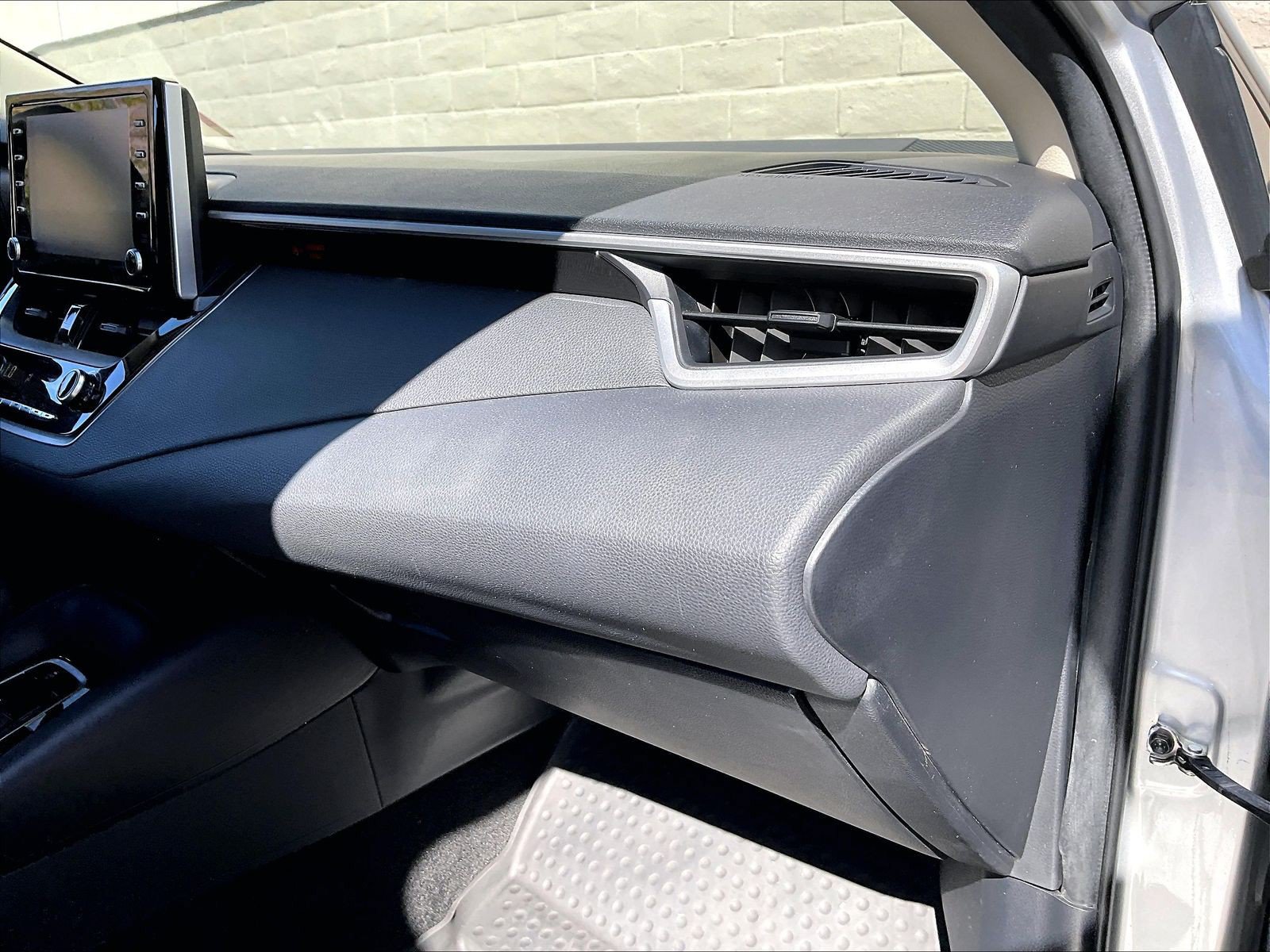 Used 2020 Toyota Corolla LE w/ LE Premium Package FWD image 16