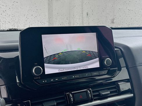 Used 2025 Nissan Pathfinder SV image 22