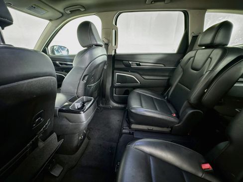 Used 2025 Kia Telluride S FWD image 23