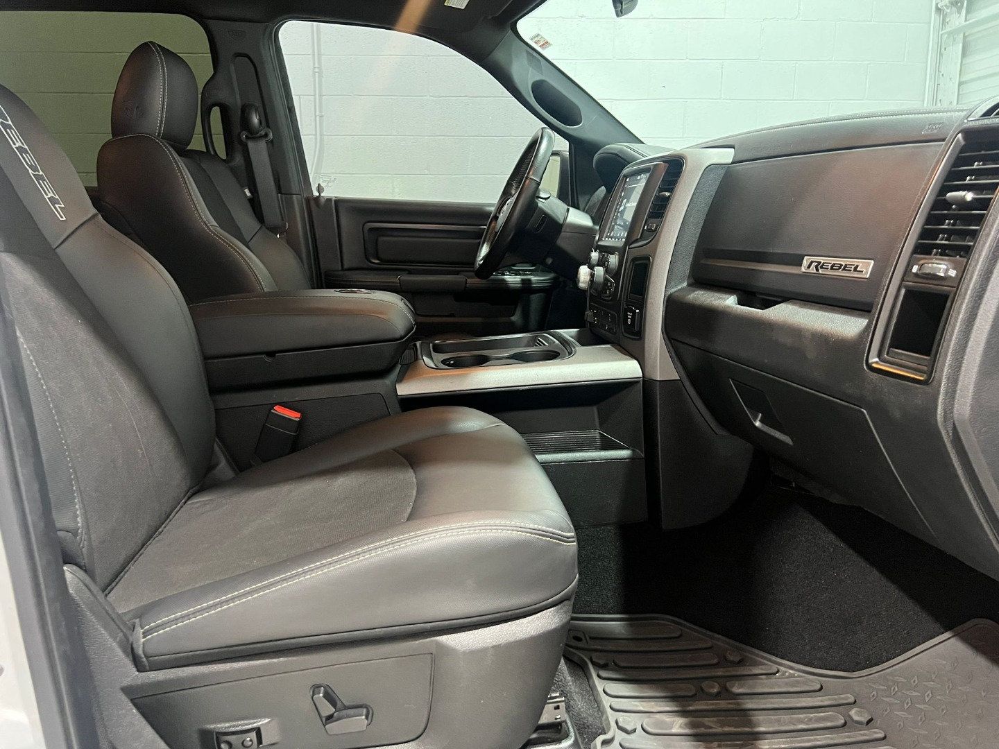 Used 2018 RAM 1500 Rebel w/ Luxury Group AWD/4WD image 11