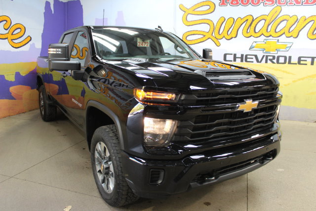 Used 2025 Chevrolet Silverado 2500 Custom w/ Custom Value Package AWD/4WD image 2