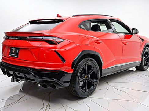 Used 2020 Lamborghini Urus AWD/4WD image 13