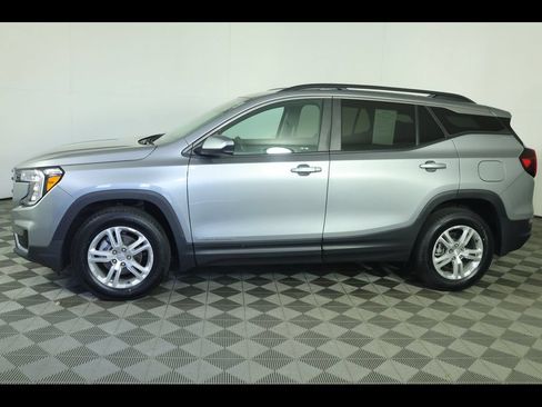 Used 2023 GMC Terrain SLE w/ Driver Convenience Package AWD/4WD image 13