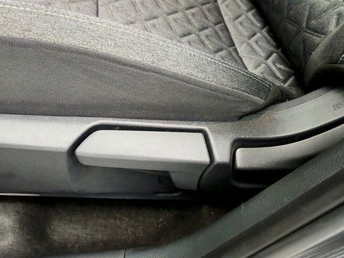 Used 2025 Nissan Kicks SV FWD image 11