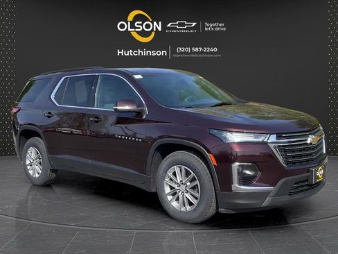 Used 2023 Chevrolet Traverse LT w/ Rear Camera Mirror Package AWD/4WD image 7