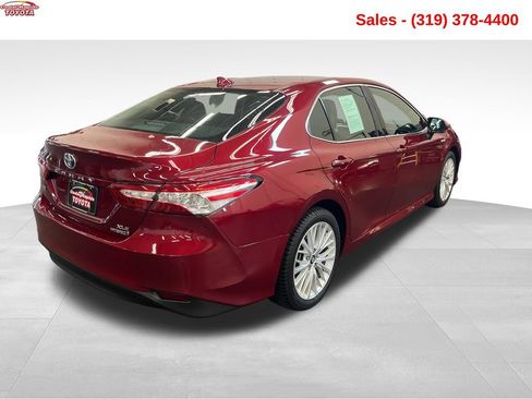 Used 2020 Toyota Camry XLE w/ Carpet Mat Package FWD image 5