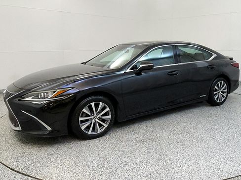 Used 2020 Lexus ES 300h w/ Premium Package FWD image 3