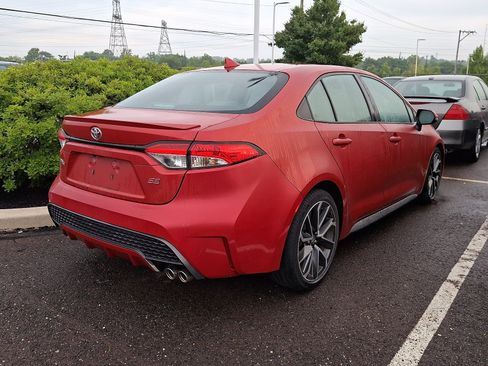 Used 2020 Toyota Corolla SE w/ SE Premium Package FWD image 4