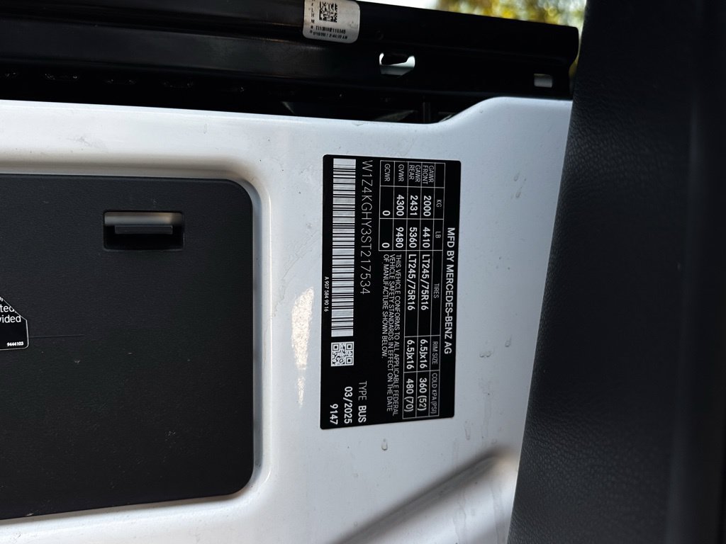 Used 2025 Mercedes-Benz Sprinter 2500 image 28