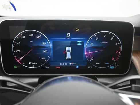 Used 2026 Mercedes-Benz GLC 300 image 3