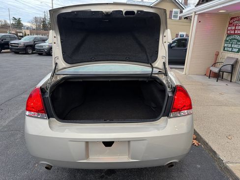 Used 2011 Chevrolet Impala LTZ image 24