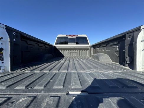 Used 2024 GMC Sierra 2500 AT4 w/ AT4 Premium Plus Package image 28