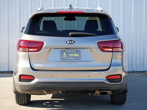 Used 2019 Kia Sorento LX w/ LX Convenience Package image 48