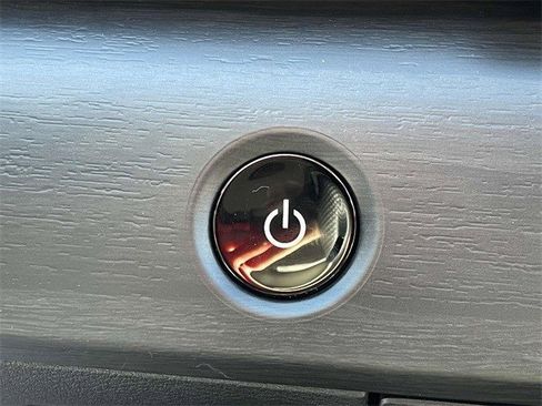 New 2025 Nissan Ariya EVOLVE+ image 10