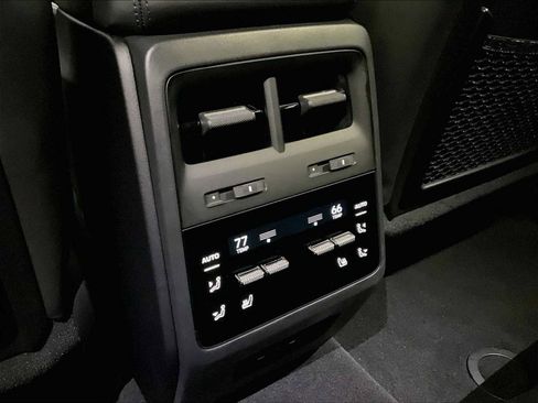 Used 2025 Porsche Macan 4S Electric image 30