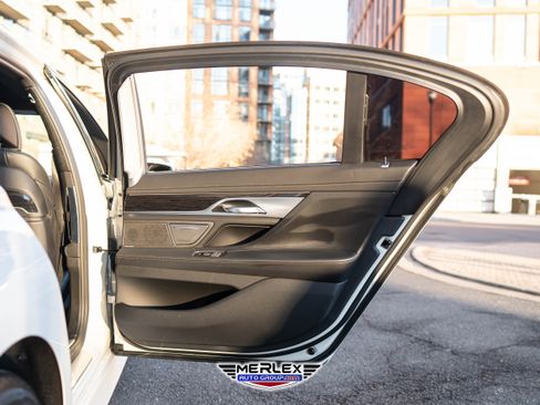Used 2020 BMW 750i xDrive w/ Executive Package image 49