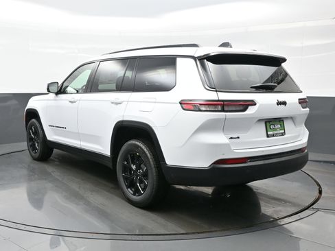 New 2025 Jeep Grand Cherokee L Altitude image 4