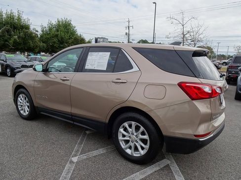 Used 2019 Chevrolet Equinox LT w/ Driver Convenience Package image 6