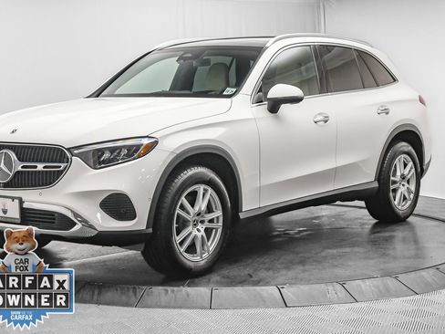 Used 2025 Mercedes-Benz GLC 300 4MATIC image 3
