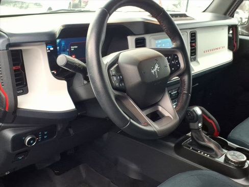 Used 2023 Ford Bronco Heritage Edition image 8