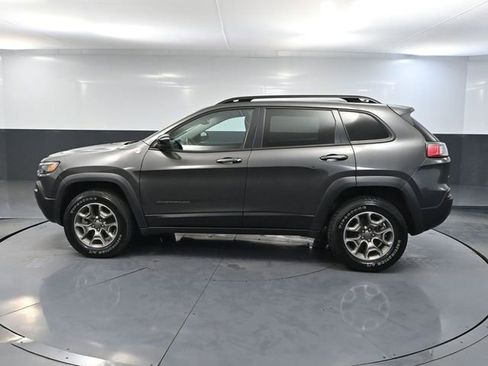 Used 2022 Jeep Cherokee Trailhawk image 9