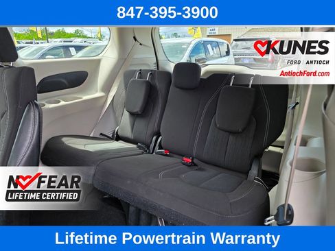 Used 2023 Chrysler Voyager LX FWD image 25
