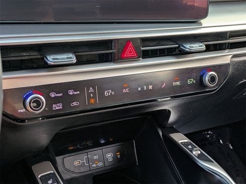 Used 2024 Kia Sorento S image 17