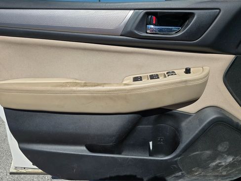 Used 2015 Subaru Outback 2.5i Premium image 8