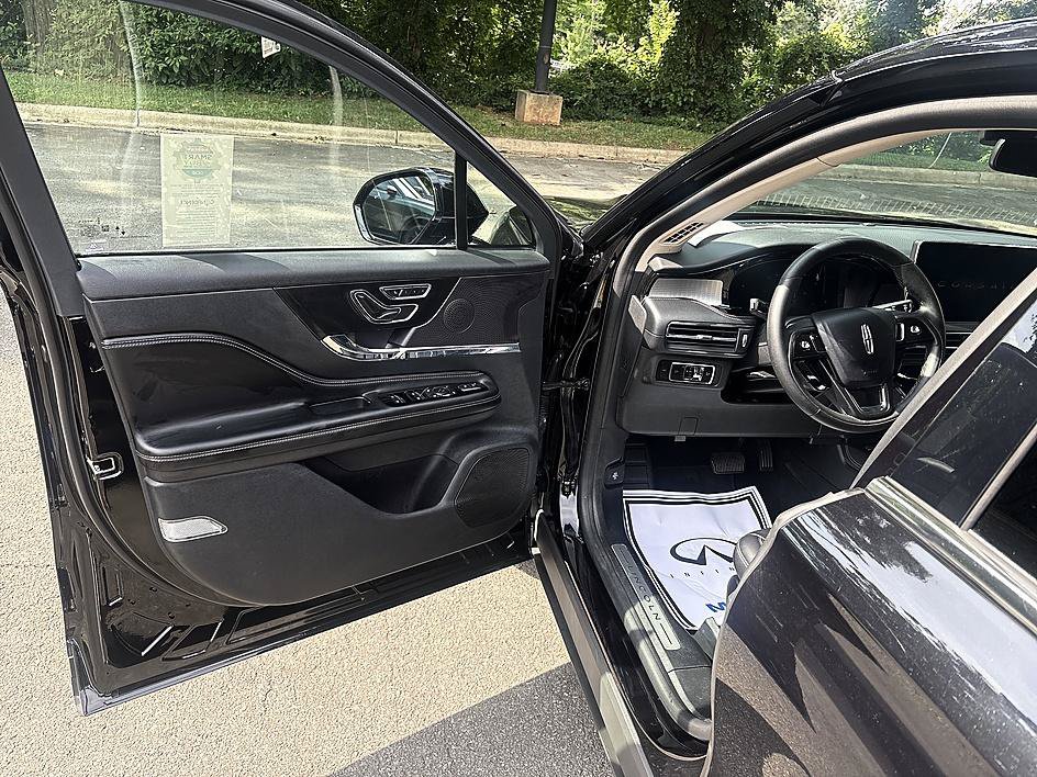 Used 2023 Lincoln Corsair FWD image 9