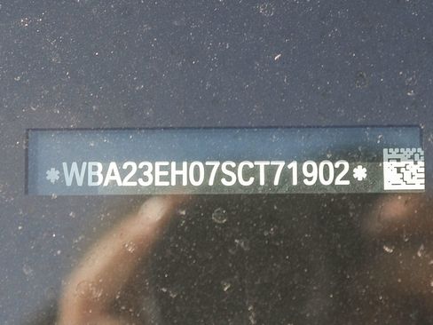 Used 2025 BMW 740i RWD image 13