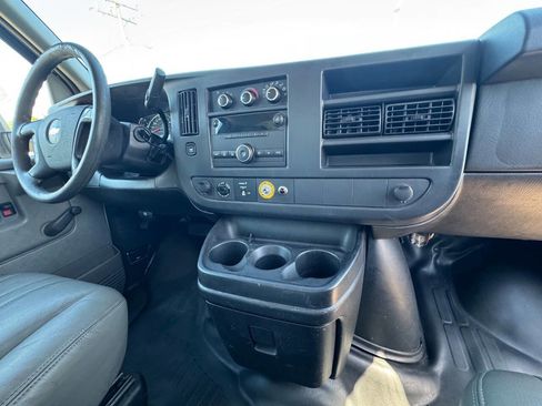 Used 2014 Chevrolet Express 3500 Extended image 15