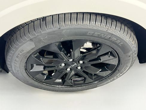 Used 2024 Kia Carnival SX FWD image 32