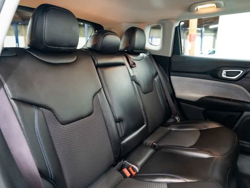 Used 2022 Jeep Compass Latitude w/ Convenience Group AWD/4WD image 29